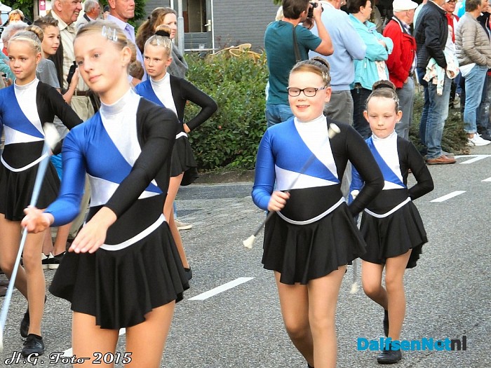 Fotomap Optocht oudleusen on line. - Foto: H.G. Foto