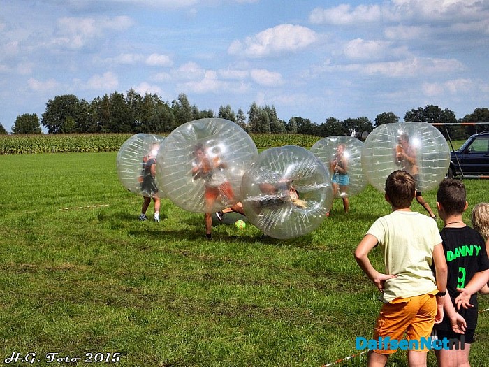 Oranjefeest zaterdag Oudleusen wederom succes. - Foto: H.G. Foto