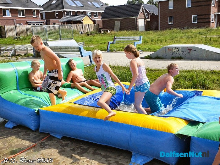 Oranjefeest zaterdag Oudleusen wederom succes. - Foto: H.G. Foto