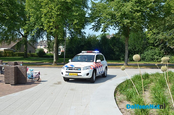Wim Dierckx in politieauto naar afscheidsreceptie in de Trefkoele Plus - Foto: Johan Bokma
