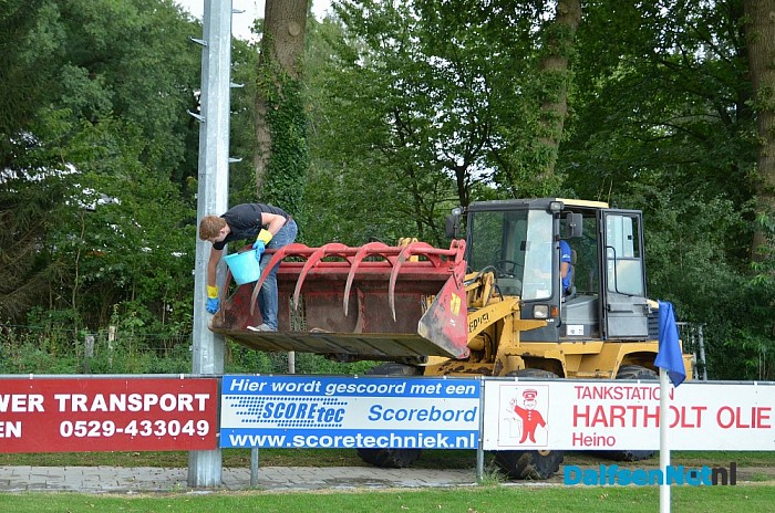 Grote schoonmaak bij de Potstal - Foto: Johan Bokma