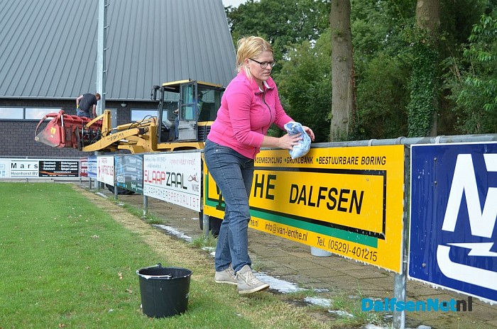 Grote schoonmaak bij de Potstal - Foto: Johan Bokma