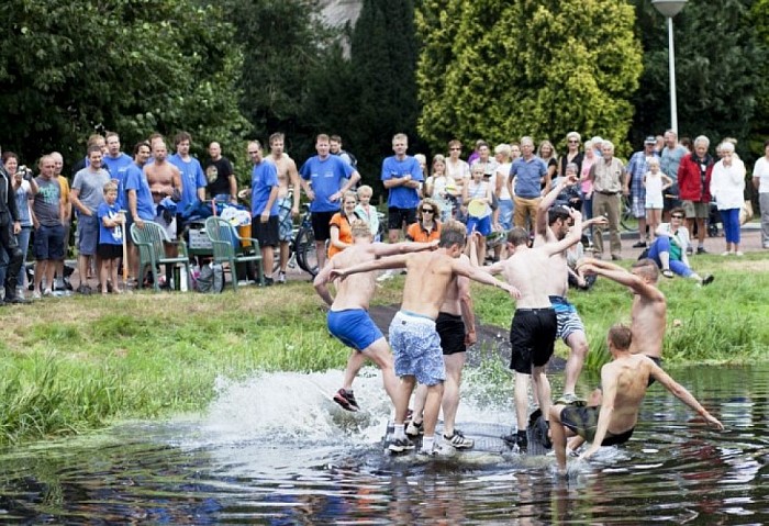 25 jaar lang zwoegen en zweten tijdens Sukerbietenfeest - Foto: Eigen geleverde foto