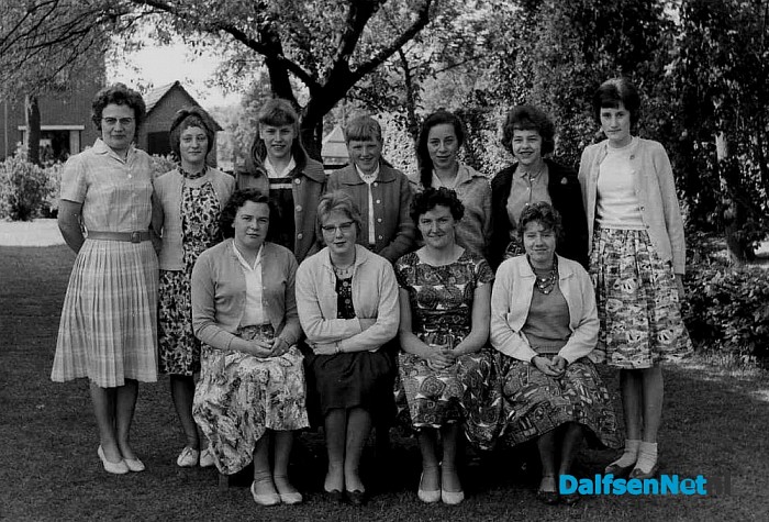 Namen gezocht groepsfoto - Foto: Historische Kring Dalfsen
