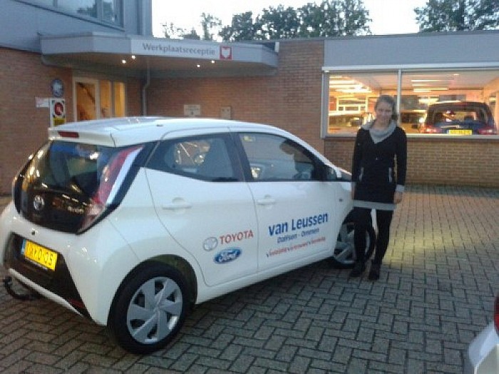 Nieuw schaatsseizoen en nieuwe auto voor Loes Adegeest - Foto: Eigen geleverde foto