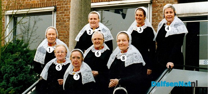 Namen gezocht groepsfoto. - Foto: Historische Kring Dalfsen