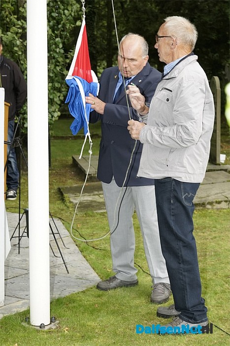 Herdenking bij het Indië-monument.