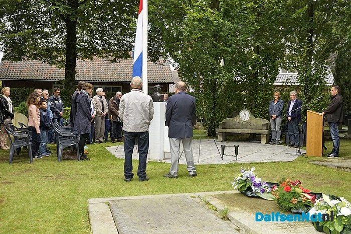 Herdenking bij het Indië-monument.