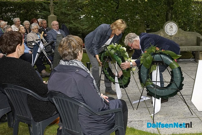 Herdenking bij het Indië-monument.