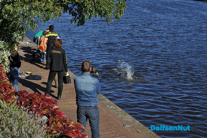 Update 2 Auto te water bestuurder ernstig gewond afgevoerd - Foto: Johan Bokma