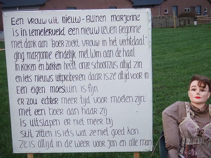 Marjanne (50) nodigt ieder uit - Foto: Wim