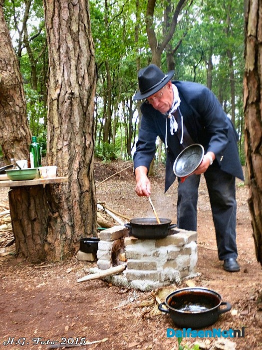 Willem Buis herleeft in de bossen van Oudleusen - Foto: H.G. Foto