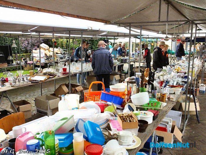 Koninginnemarkt kwam toch nog goed. - Foto: H.G. Foto