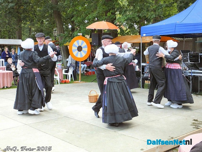 Koninginnemarkt kwam toch nog goed. - Foto: H.G. Foto