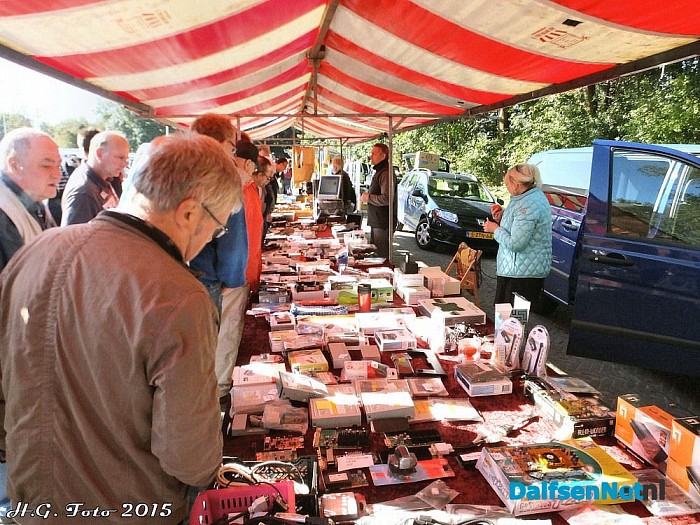 Radio onderdelen markt de Lichtmis. - Foto: H.G. Foto