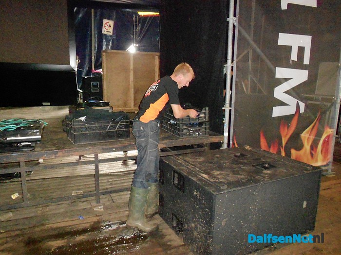 Afbouwen feestterrein Kachel FM