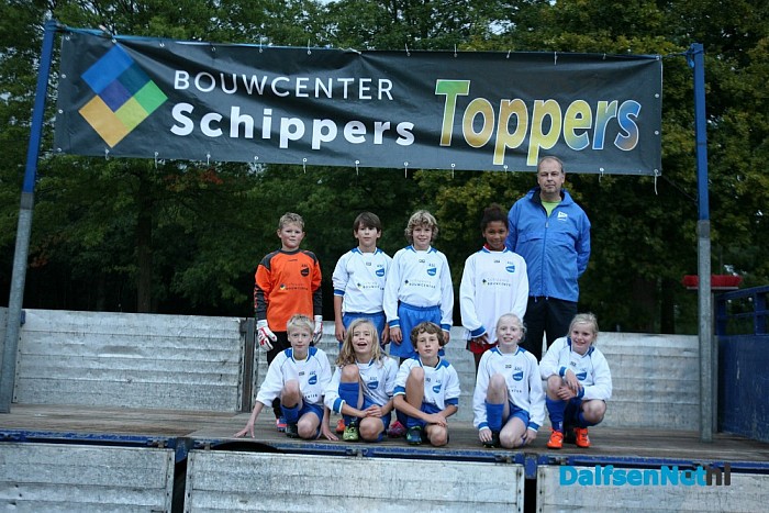 Op de foto met de sponsor