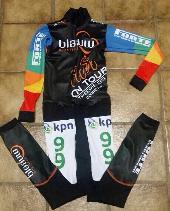 Nieuw schaatsseizoen en nieuwe auto voor Loes Adegeest - Foto: Eigen geleverde foto