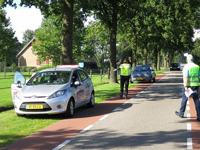Buurtverkeersactie Leemculeweg blijkt niet overbodig. - Foto: Wim