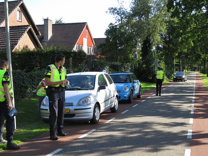Buurtverkeersactie Leemculeweg blijkt niet overbodig. - Foto: Wim