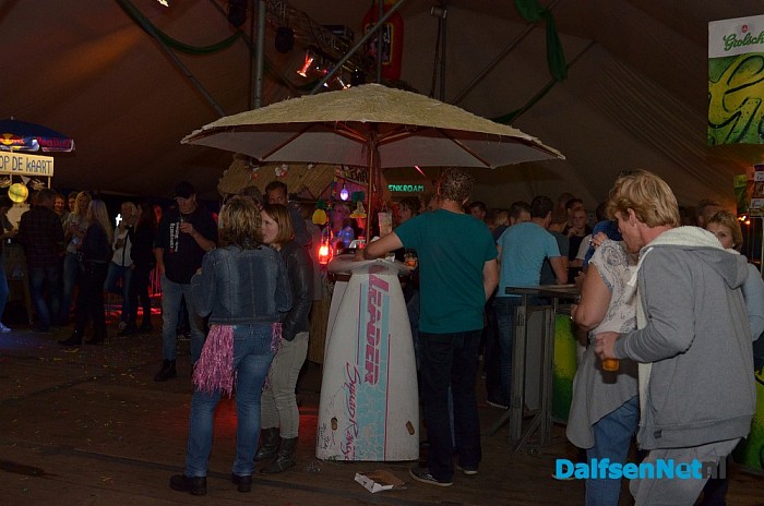 Grassparty Herfte-Wijthmen begonnen met volle tent - Foto: Johan Bokma