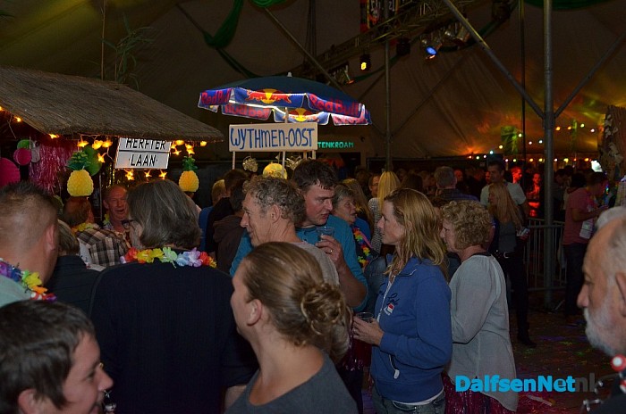 Grassparty Herfte-Wijthmen begonnen met volle tent - Foto: Johan Bokma