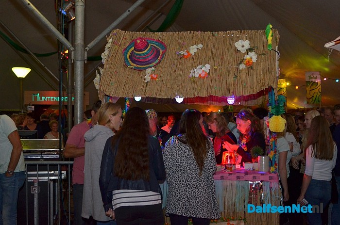Grassparty Herfte-Wijthmen begonnen met volle tent - Foto: Johan Bokma
