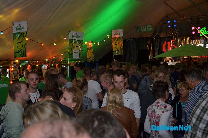 Grassparty Herfte-Wijthmen begonnen met volle tent - Foto: Johan Bokma