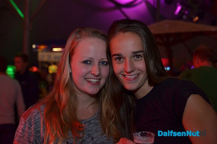 Grassparty Herfte-Wijthmen begonnen met volle tent - Foto: Johan Bokma