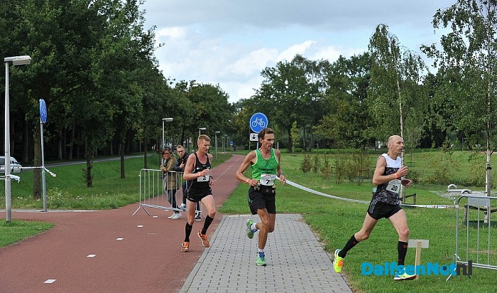 Erik Driesen uit Vollenhove de snelste op het Plinq Loopfestijn Dalfsen - Foto: Johan Bokma