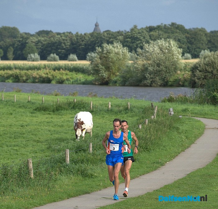 Erik Driesen uit Vollenhove de snelste op het Plinq Loopfestijn Dalfsen - Foto: Johan Bokma