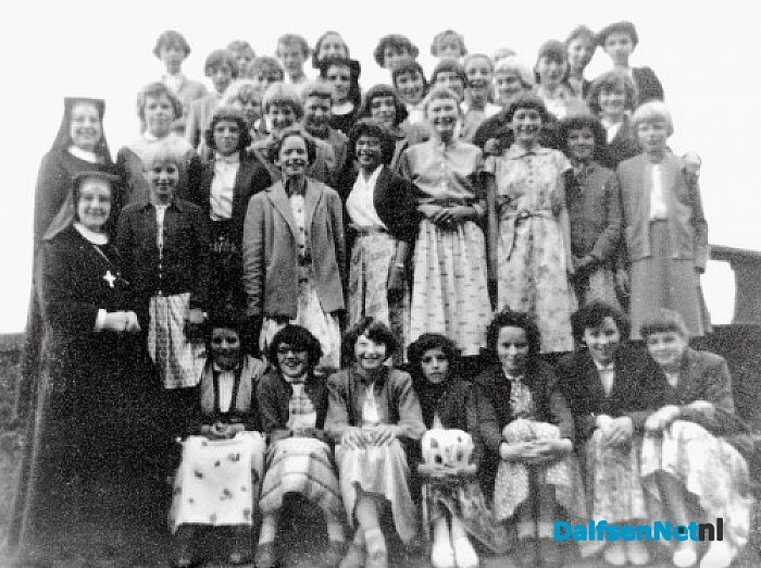 Namen gezocht groepsfoto - Foto: Historische Kring Dalfsen