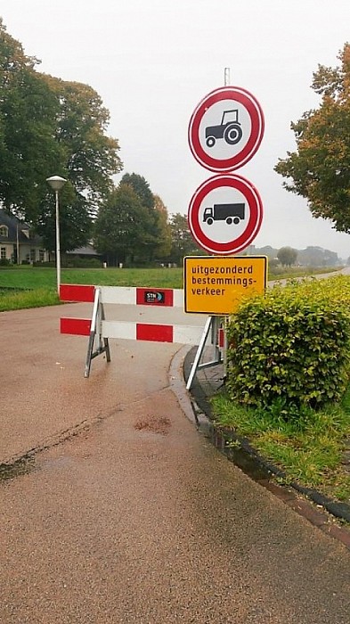 Onduidelijke borden? - Foto: Politie Dalfsen