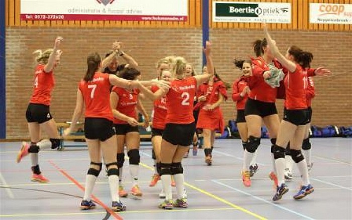 Bevers speelt met oranje gevoel - Foto: Eigen geleverde foto