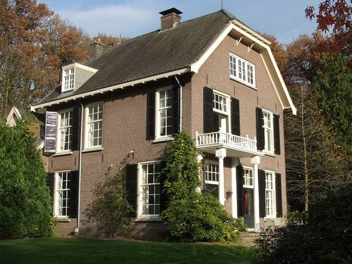 Huize Mataram 1, een Rijks- en deels gemeentelijk monument - Foto: Wim