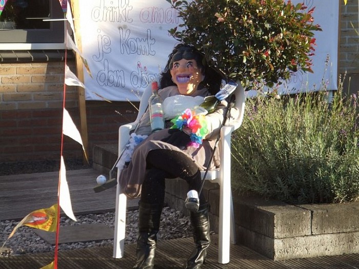 Heel Dalfsen viert feest vandaag, Rita is 50, - Foto: Wim