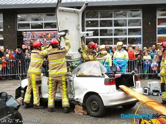 Open dag Brandweer Nieuwleusen goed bezocht. - Foto: H.G. Foto