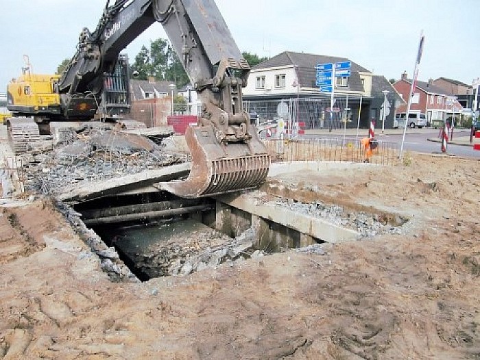 Kroonplein: slopen brugdek - Foto: Eigen geleverde foto