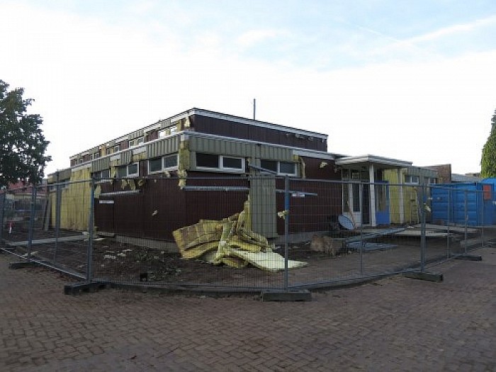 Sloop gymlokaal en bibliotheek in volle gang - Foto: Wim