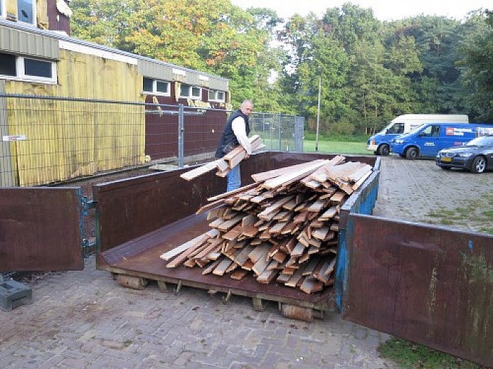 Sloop gymlokaal en bibliotheek in volle gang - Foto: Wim