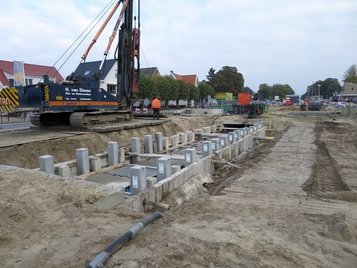 Ellenbroeksbrug Lemelerveld krijgt  vorm - Foto: Wim