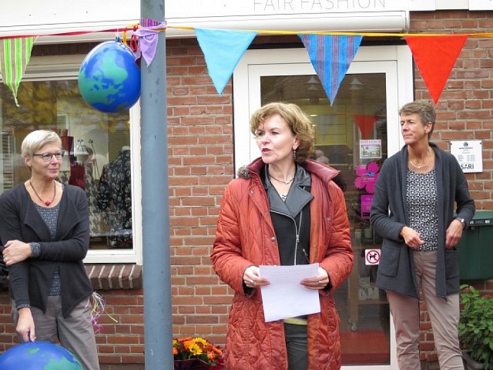 Heropening Sari en Wereldwinkel: veel publiek - Foto: Wim