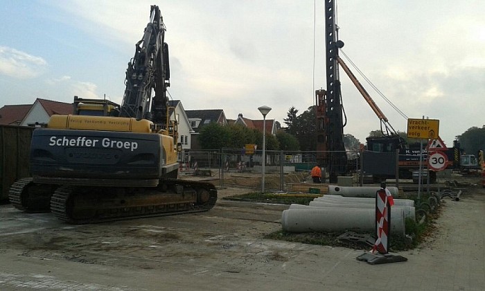 Het  heien van palen fundering Overkluizing - Foto: Eigen geleverde foto