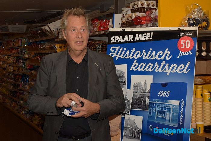 Burgemeester Noten geeft startsein voor de spaaractie Jumbo Dalfsen. - Foto: Johan Bokma