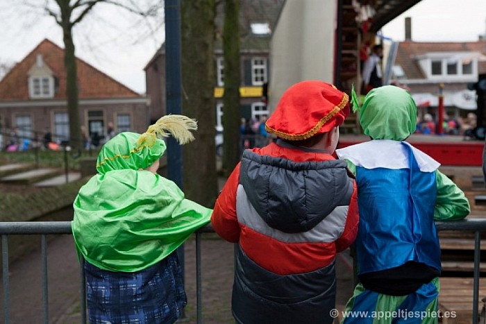 Nieuwe kade, nieuwe pakjesboot naar Dalfsen! - Foto: Eigen geleverde foto