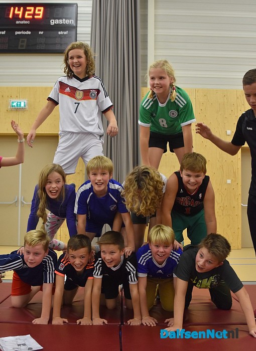 Duitse kinderen bezoeken leeftijdsgenoten in Dalfsen - Foto: Johan Bokma