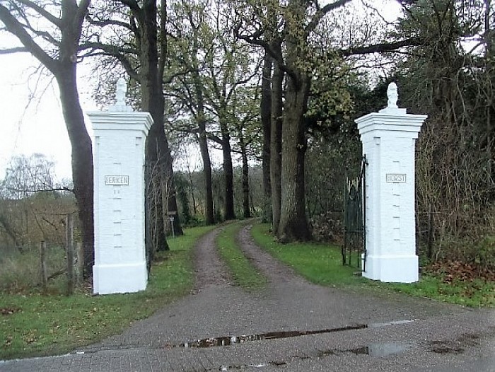 De poort van de Berkenhorst - Foto: Wim
