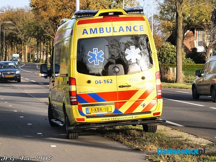 Aanrijding met voetganger Westeinde. - Foto: H.G. Foto