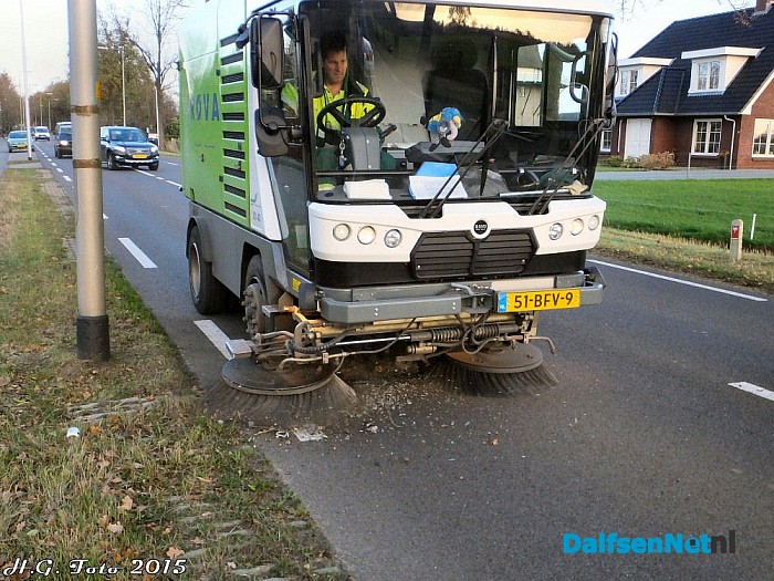 Aanrijding met voetganger Westeinde. - Foto: H.G. Foto