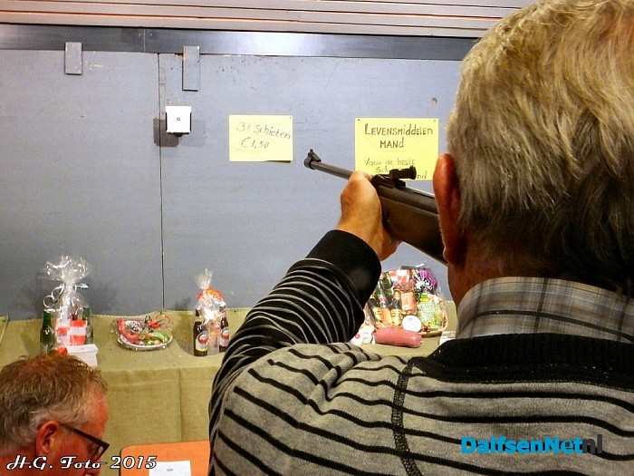Bazar De Wiekelaar gezellig en succes! - Foto: H.G. Foto